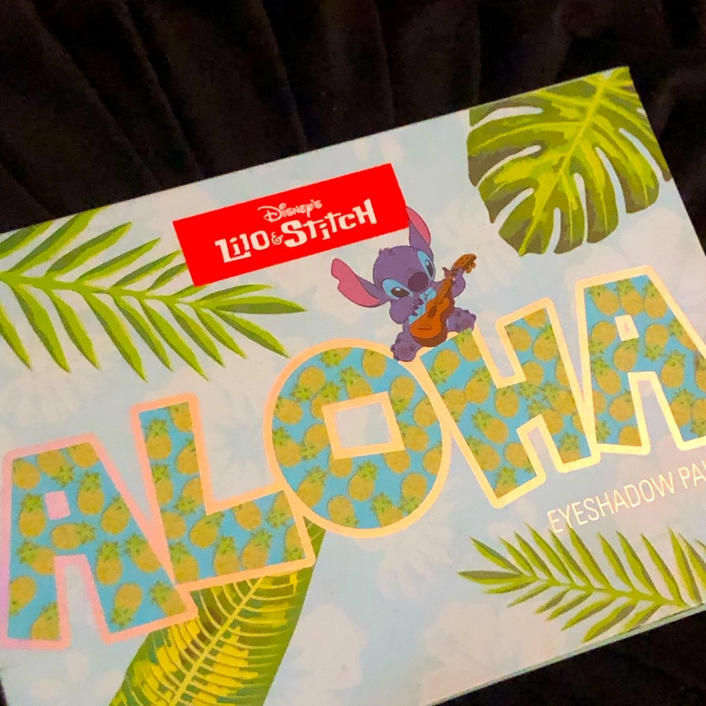 Disney Lilo & Stitch Aloha Eyeshadow Palette